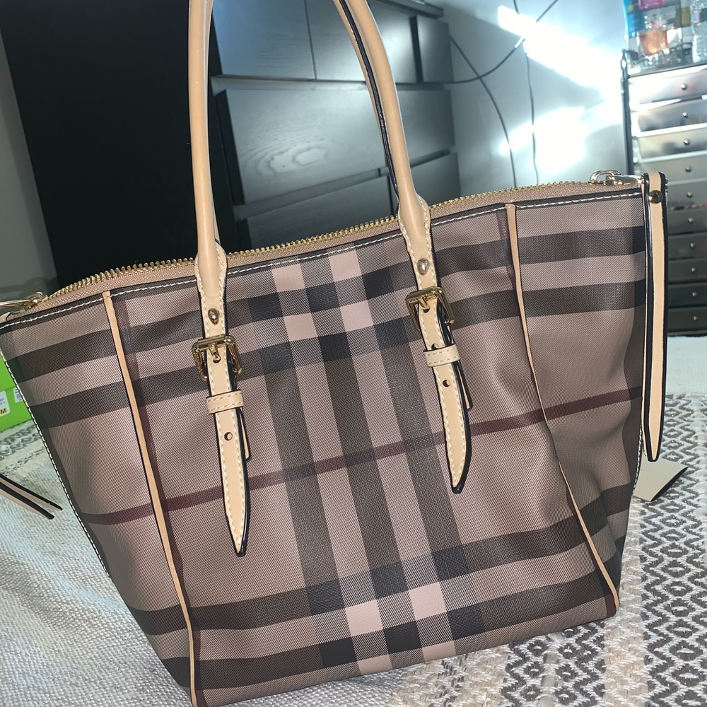 Burberry Purse